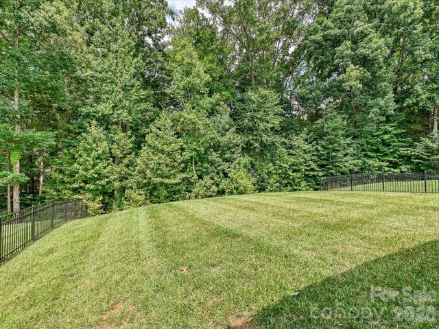 10038 Lilac Court, Charlotte, NC 28215