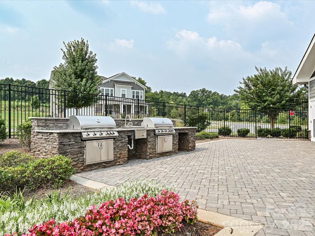10038 Lilac Court, Charlotte, NC 28215