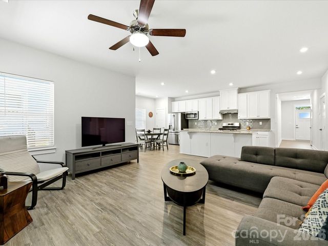 10038 Lilac Court, Charlotte, NC 28215