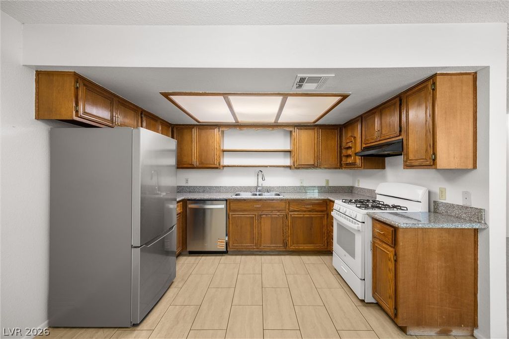 5576 West Rochelle Avenue 23D, Las Vegas, NV 89103 — photo 4