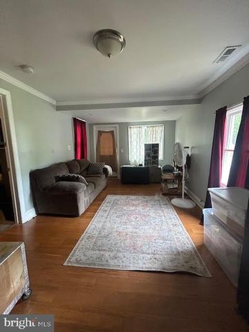 1145 HESSIAN, West Deptford, NJ 08093