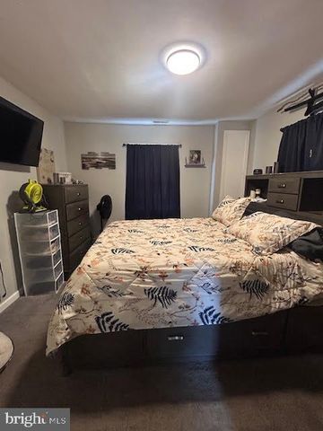 1145 HESSIAN, West Deptford, NJ 08093