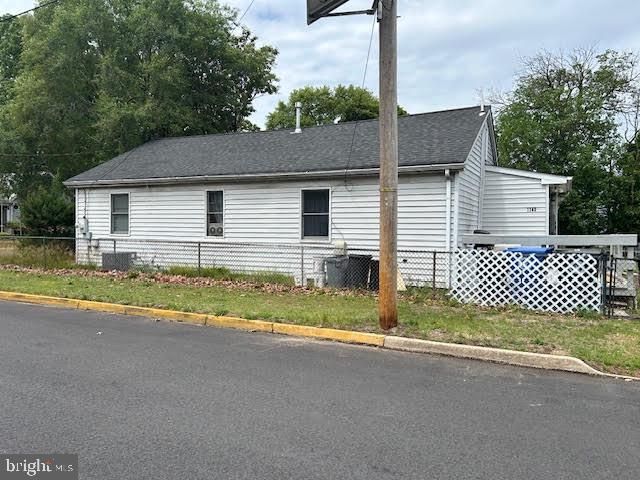 1145 HESSIAN, West Deptford, NJ 08093