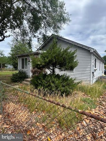 1145 HESSIAN, West Deptford, NJ 08093