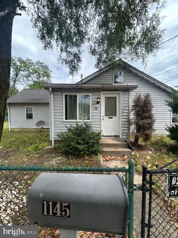 1145 HESSIAN, West Deptford, NJ 08093