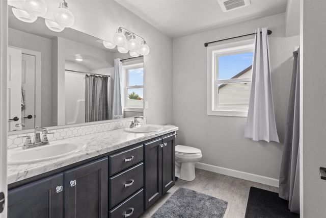 1756 RED OAK STREET, Green Bay, WI 54313