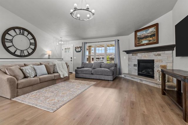 1756 RED OAK STREET, Green Bay, WI 54313