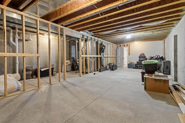 1756 RED OAK STREET, Green Bay, WI 54313