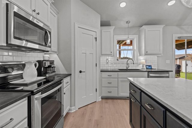 1756 RED OAK STREET, Green Bay, WI 54313