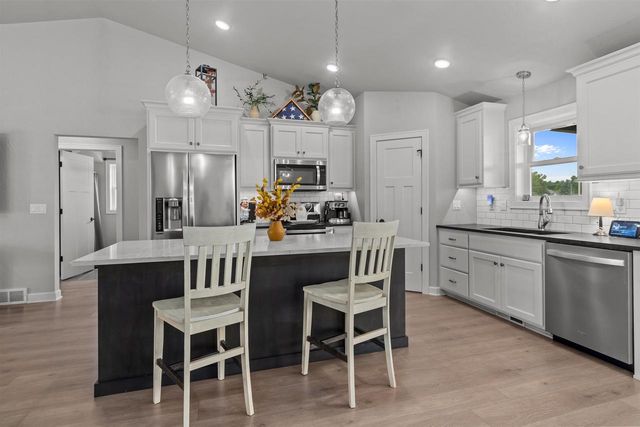 1756 RED OAK STREET, Green Bay, WI 54313