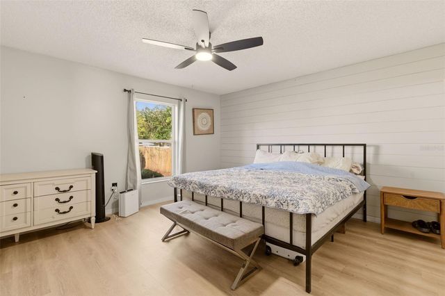562 GERALDINE DRIVE, Deltona, FL 32725