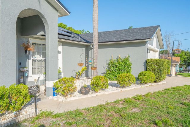 562 GERALDINE DRIVE, Deltona, FL 32725