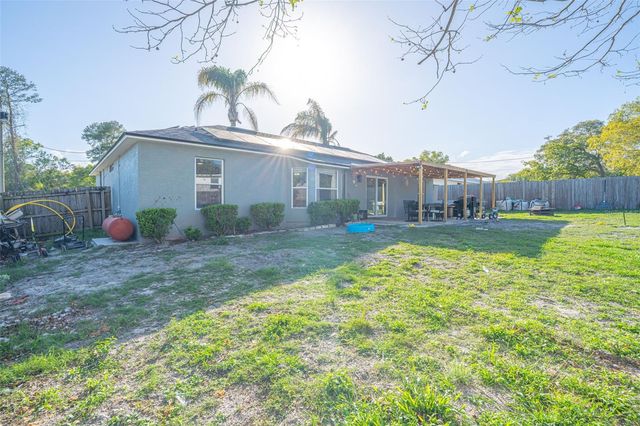 562 GERALDINE DRIVE, Deltona, FL 32725
