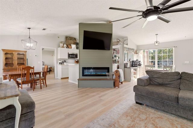 562 GERALDINE DRIVE, Deltona, FL 32725