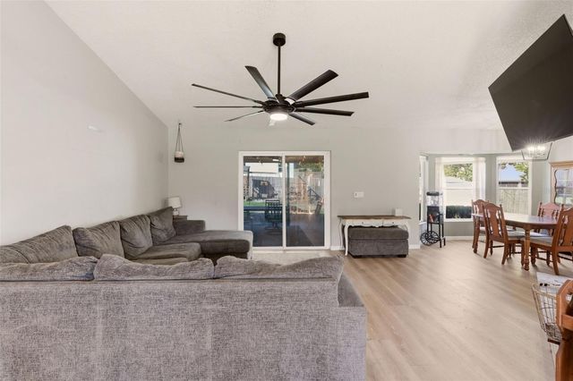 562 GERALDINE DRIVE, Deltona, FL 32725