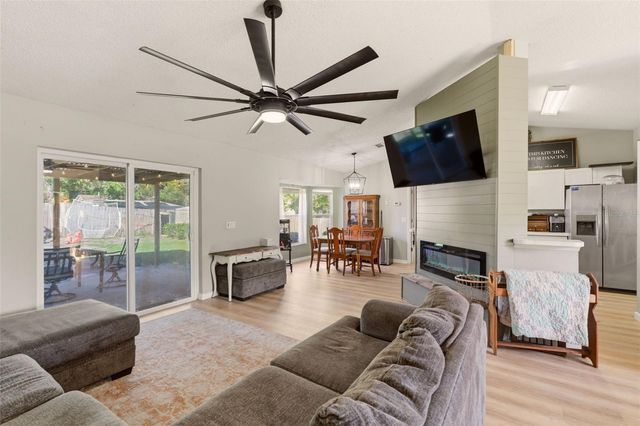 562 GERALDINE DRIVE, Deltona, FL 32725