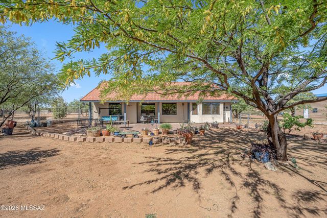 1300 N Reta Drive, Vail, AZ 85641