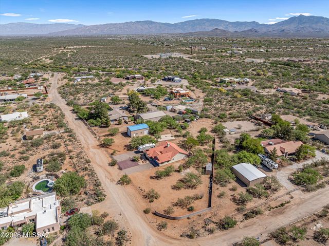 1300 N Reta Drive, Vail, AZ 85641