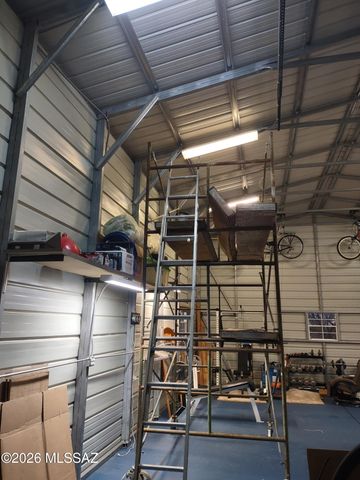 1300 N Reta Drive, Vail, AZ 85641