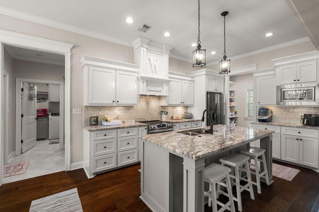 56 Carlsbad, Hattiesburg, MS 39402