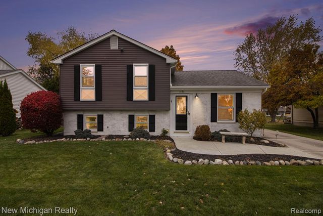 2638 Calais Drive, Lake Orion, MI 48359