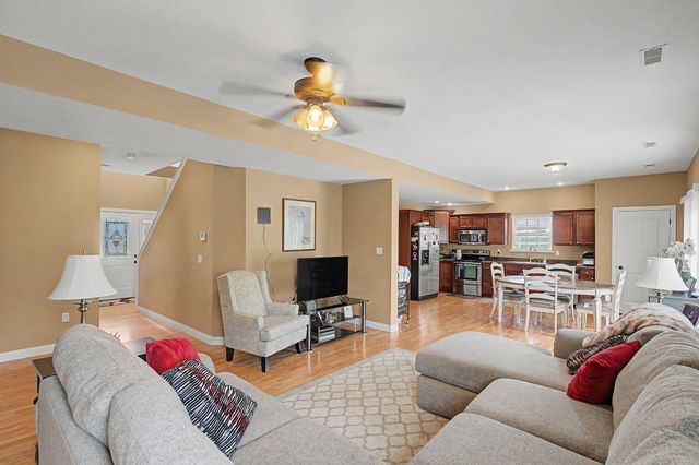 5303 PEBBLE BEACH DR, Columbia, MO 65201