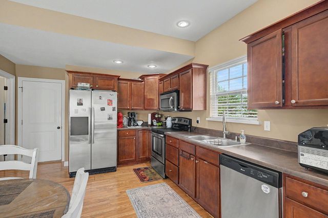 5303 PEBBLE BEACH DR, Columbia, MO 65201