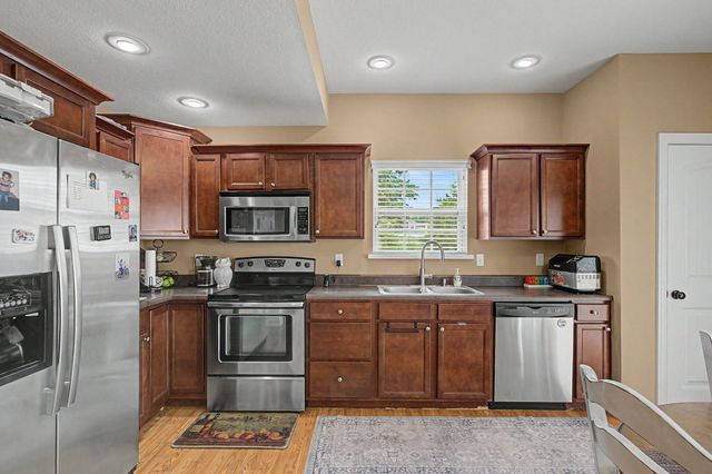 5303 PEBBLE BEACH DR, Columbia, MO 65201