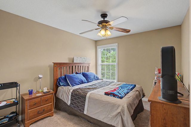 5303 PEBBLE BEACH DR, Columbia, MO 65201