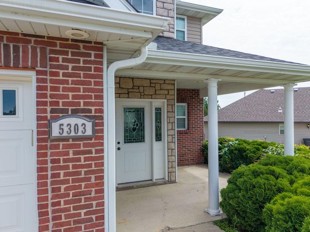 5303 PEBBLE BEACH DR, Columbia, MO 65201
