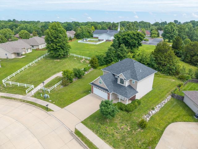5303 PEBBLE BEACH DR, Columbia, MO 65201