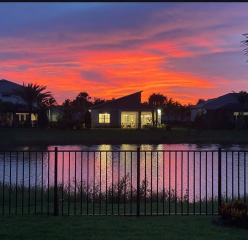 10332 Northbrook Circle, Palm Beach Gardens, FL 33412