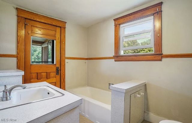 1093 Wyley Avenue, Akron, OH 44306