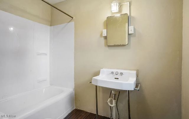 1093 Wyley Avenue, Akron, OH 44306