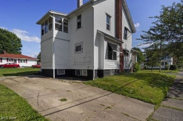 1093 Wyley Avenue, Akron, OH 44306