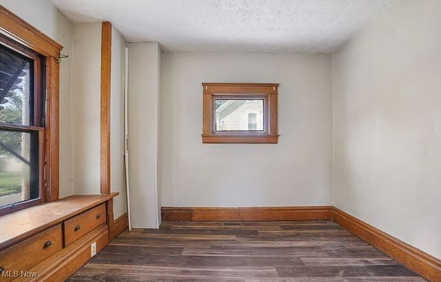 1093 Wyley Avenue, Akron, OH 44306