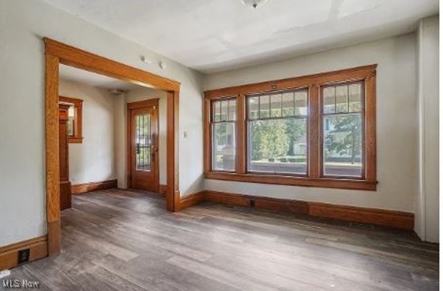 1093 Wyley Avenue, Akron, OH 44306