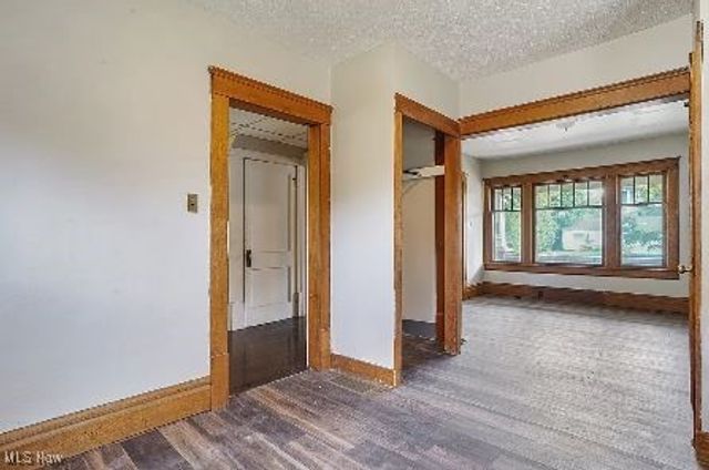 1093 Wyley Avenue, Akron, OH 44306