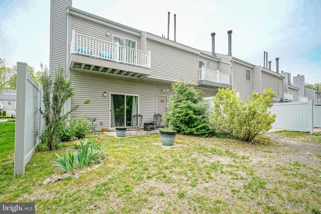 51 HARBOR DR, Hammonton, NJ 08037