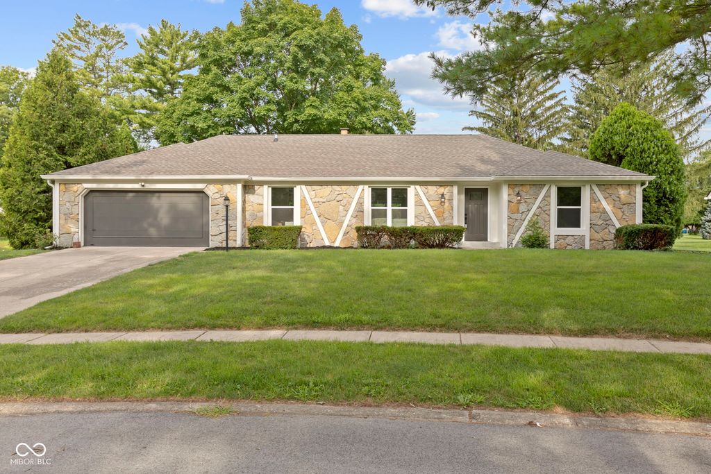 11830 N Gray Road N, Carmel, IN 46033