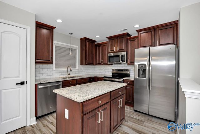 318 Dovington Drive, Huntsville, AL 35806