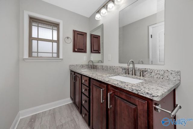 318 Dovington Drive, Huntsville, AL 35806