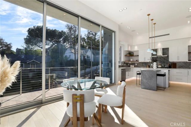 2309 Cove Avenue, Los Angeles, CA 90039