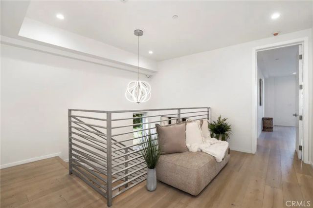 2309 Cove Avenue, Los Angeles, CA 90039