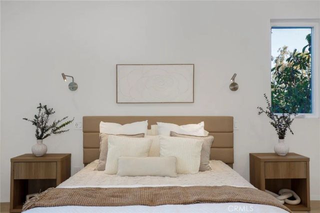 2309 Cove Avenue, Los Angeles, CA 90039