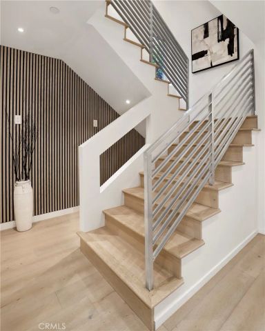 2309 Cove Avenue, Los Angeles, CA 90039