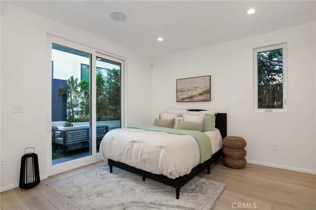 2309 Cove Avenue, Los Angeles, CA 90039