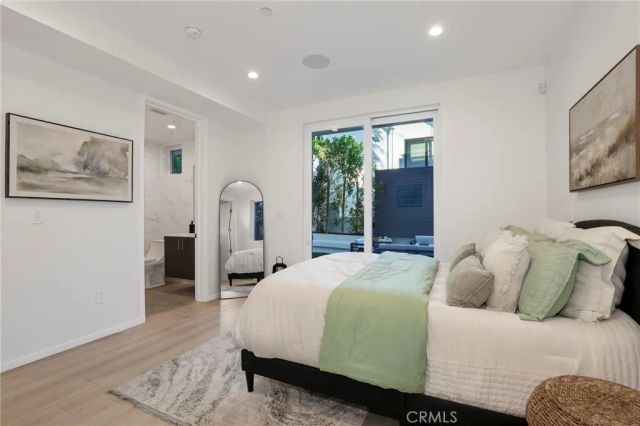 2309 Cove Avenue, Los Angeles, CA 90039