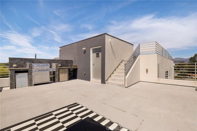 2309 Cove Avenue, Los Angeles, CA 90039
