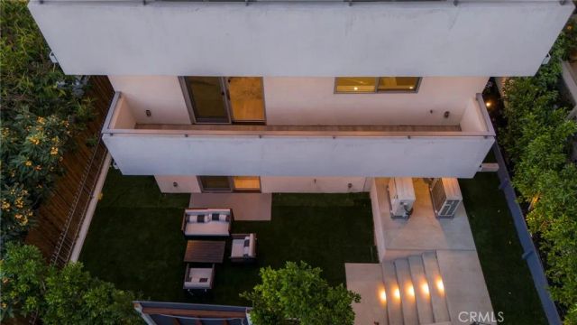 2309 Cove Avenue, Los Angeles, CA 90039